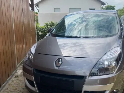 Gebraucht Renault Mégane 140 PS (102 kW) 2012 Grau Van / Kleinbus