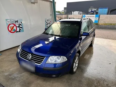 Gebraucht VW Passat 131 PS (96 kW) 2002 Blau Kombi