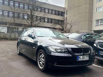 Gebraucht BMW 318 129 PS (94 kW) 2007 Schwarz Limousine
