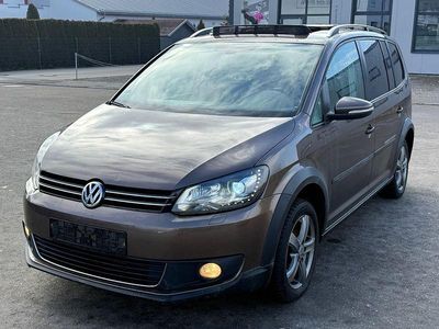 Braun Gebraucht 2012 VW Touran Cross Van / Kleinbus | 6.450 € (Fairer Preis)