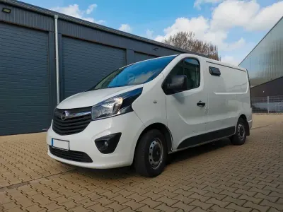 Używany Opel Vivaro 125 KM (91 kW) 2017 Biały Minivan