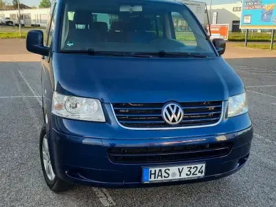 Usata VW Caravelle 131 CV (96 kW) 2005 Blu Furgone
