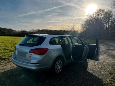 Begagnad Opel Astra 95 HK (69 kW) 2012 Silver Kombi
