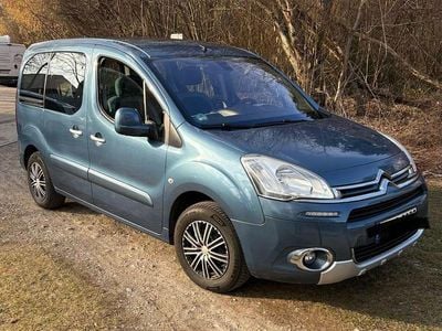 Gebraucht Citroën Berlingo 92 PS (67 kW) 2014 Blau Van / Kleinbus