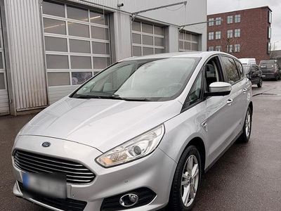 Gebraucht Ford S-MAX Business Edition 150 PS (110 kW) 2017 Silber Van / Kleinbus