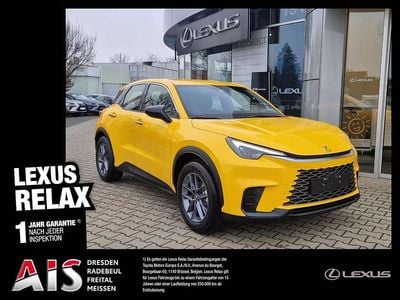 Neu Lexus LBX 136 PS (100 kW) 2025 Sonnengelb SUV