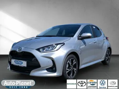 Neu Toyota Yaris 116 PS (85 kW) 2026 Silber Kleinwagen