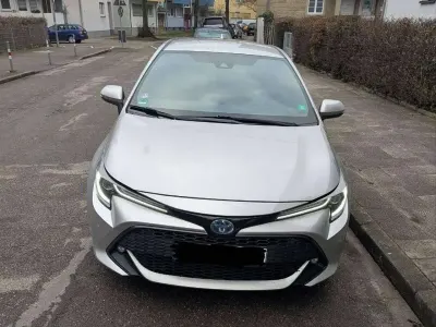 Gebraucht Toyota Corolla Hybrid Team 98 PS (72 kW) 2020 Silber Limousine