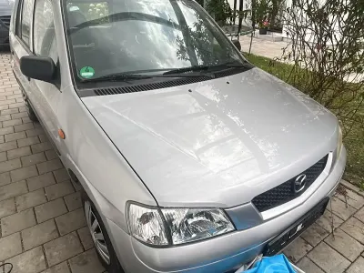 Gebraucht Mazda Demio 55 PS (40 kW) 2002 Silber Kleinwagen