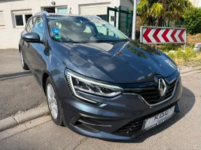 Gebraucht Renault Mégane GrandTour 116 PS (85 kW) 2021 Grau Kombi