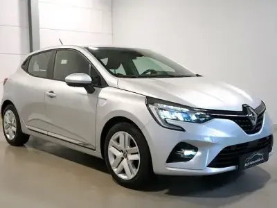 Używany Renault Clio V Business 86 KM (63 kW) 2020 Srebrny Sedan/Limuzyna