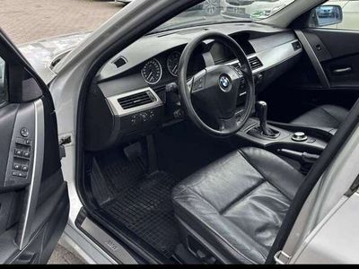 BMW 523