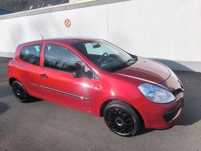 Rot Gebraucht 2008 Renault Clio II Dynamique Limousine | 2.580 € (Guter Preis)