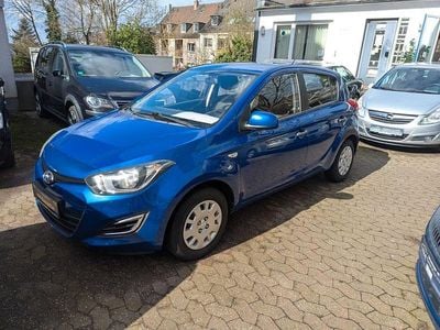Gebraucht Hyundai i20 Edition 86 PS (63 kW) 2013 Blau Kleinwagen