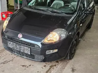 Gebraucht Fiat Punto 69 PS (50 kW) 2013 Schwarz Kleinwagen