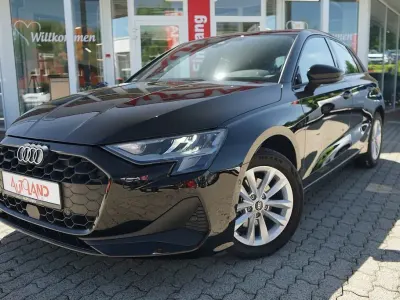 Używany Audi A3 Sport 116 KM (85 kW) 2025 Czarny Sedan/Limuzyna