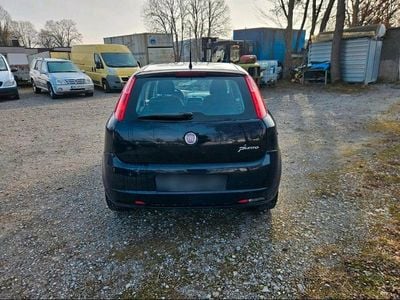 Second-hand Fiat Punto 65 CP (47 kW) 2010 Albastru Hatchback