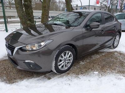 Grau Gebraucht 2016 Mazda 3 Center-Line Limousine | 14.480 € (Fairer Preis)