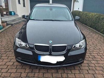 Gebraucht BMW 318 143 PS (105 kW) 2008 Schwarz Limousine