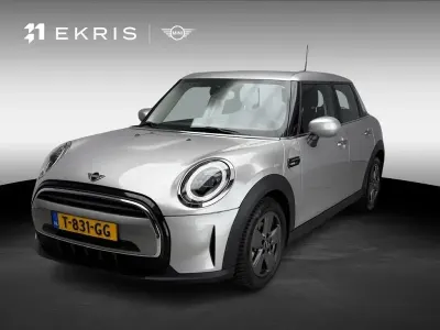 Używany Mini Cooper 136 KM (100 kW) 2023 Szary Hatchback