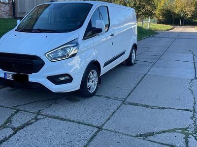 Weiß Gebraucht 2022 Ford 300 Trend Van / Kleinbus | 15.000 €