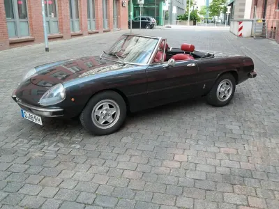 Gebraucht Alfa Romeo Spider Veloce 126 PS (92 kW) 1980 Schwarz Cabrio