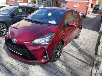 Gebraucht Toyota Yaris Hybrid Team 75 PS (55 kW) 2018 Ruby flare Limousine