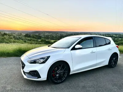 Gebraucht Ford Focus ST 280 PS (205 kW) 2020 Weiß Limousine