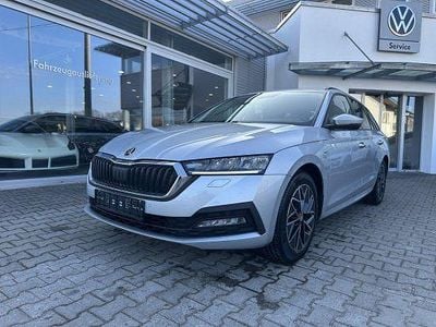 Gebraucht Skoda Octavia Clever 150 PS (110 kW) 2022 Brilliantsilber Kombi
