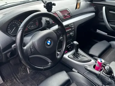 Gebraucht BMW 120 210 PS (154 kW) 2009 Weiß Kleinwagen