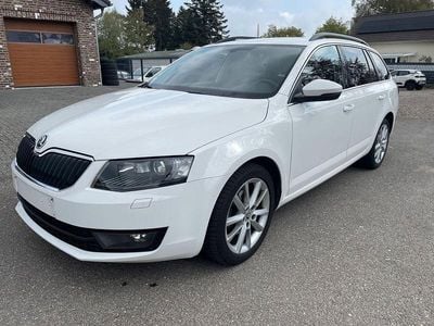 Gebraucht Skoda Octavia Elegance 105 PS (77 kW) 2013 Weiß Kombi