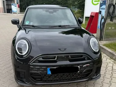 Gebraucht Mini John Cooper Works 204 PS (150 kW) 2024 Schwarz Kleinwagen