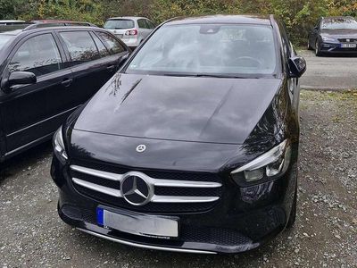 Gebraucht Mercedes B180 116 PS (85 kW) 2019 Schwarz Kleinwagen