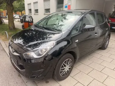 Gebraucht Hyundai ix20 Edition 90 PS (66 kW) 2013 Schwarz Kleinwagen