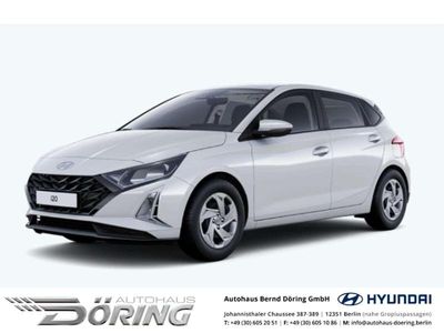 Gebraucht Hyundai i20 Select 101 PS (74 kW) 2024 Atlas white / sol Limousine