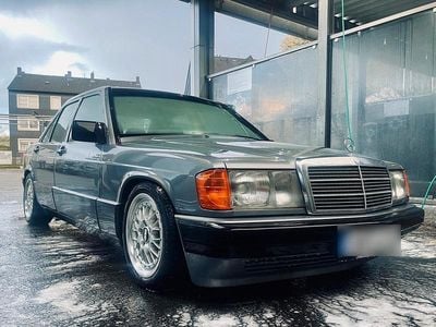 Usata Mercedes 190 118 CV (86 kW) 1989 Blu Berlina