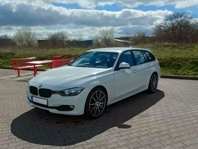 Gebraucht BMW 320 Sport Line 184 PS (135 kW) 2015 Weiß Kombi