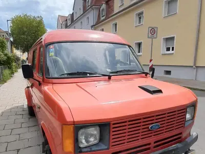 Gebraucht Ford Transit 1983 Rot Van / Kleinbus
