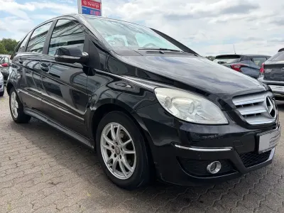 Gebraucht Mercedes B180 109 PS (80 kW) 2010 Schwarz Van / Kleinbus