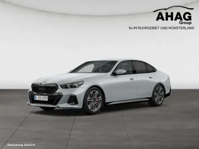 Neu BMW 540 Performance 303 PS (222 kW) 2026 M brooklyn grau Limousine