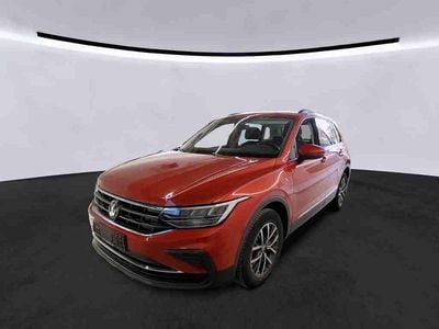 Gebraucht VW Tiguan Life 150 PS (110 kW) 2023 Rot SUV