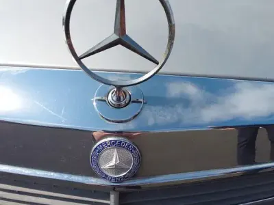 Usata Mercedes S500 223 CV (164 kW) 1987 Argento Berlina