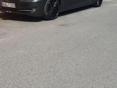 Grau Gebraucht 2011 BMW 523 Limousine | 10.000 € (Fairer Preis)