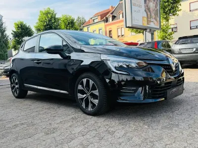Gebraucht Renault Clio V 91 PS (66 kW) 2023 Schwarz Limousine