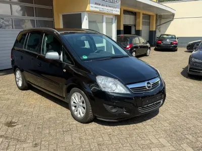 Gebraucht Opel Zafira Family 110 PS (80 kW) 2014 Schwarz Van / Kleinbus