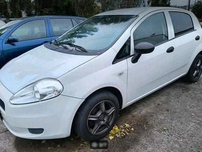 Gebraucht Fiat Grande Punto 66 PS (48 kW) 2011 Weiß Kleinwagen