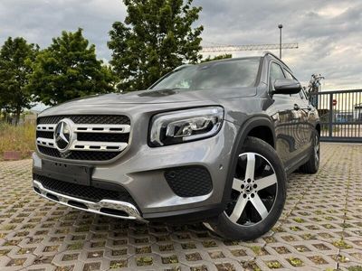 Mercedes GLB220