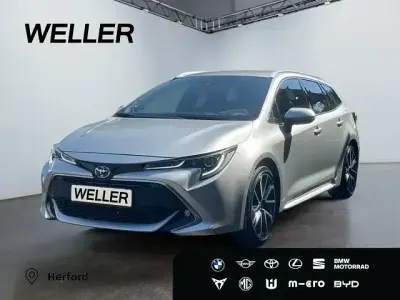 Gebraucht Toyota Corolla Lounge 184 PS (135 kW) 2022 Precious silver (silber) Kombi