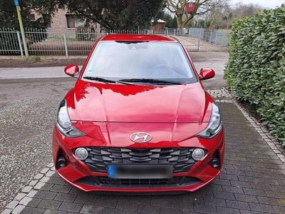 Gebraucht Hyundai i10 Select 67 PS (49 kW) 2022 Rot Kleinwagen