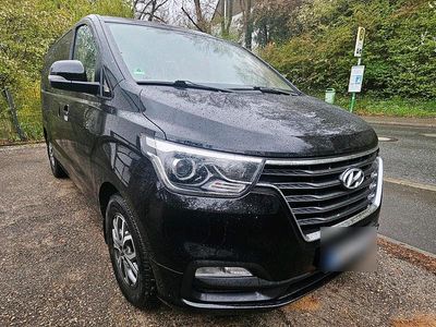 Second-hand Hyundai H-1 170 CP (125 kW) 2019 Negru Monovolum